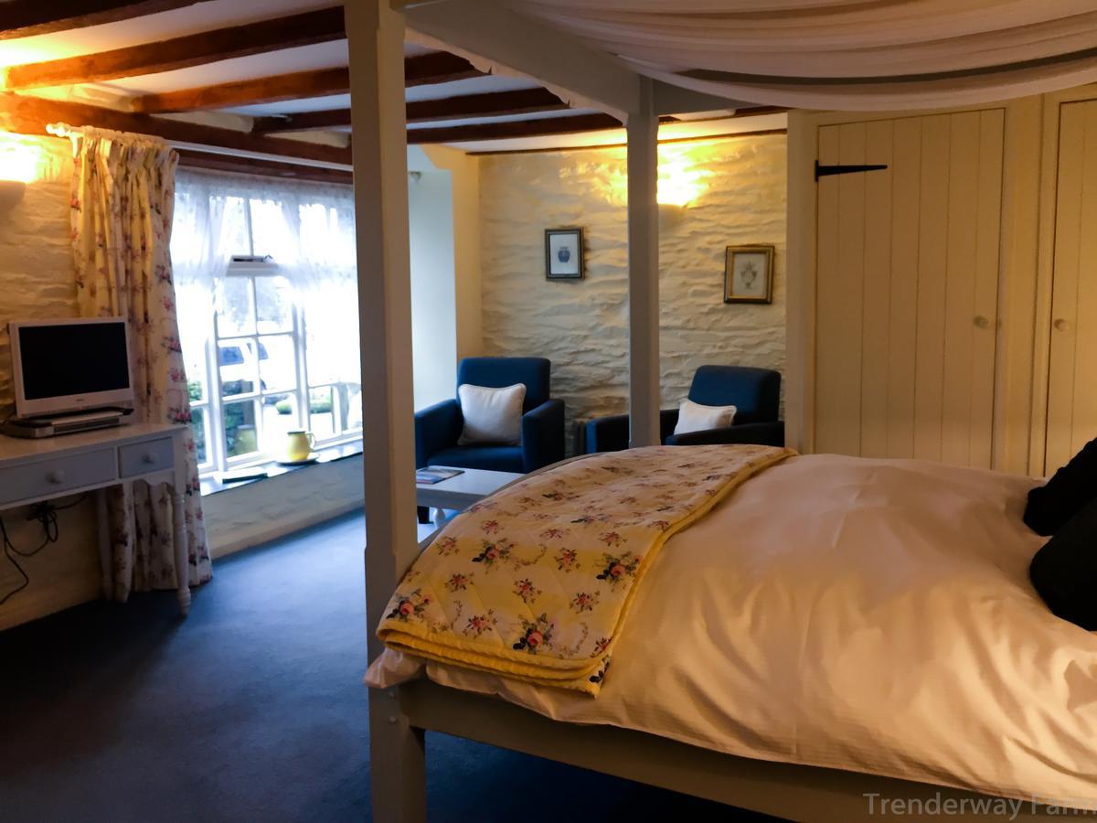 Trenderway Farm Bed & Breakfast Looe Bagian luar foto