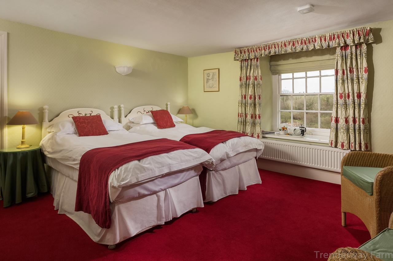 Trenderway Farm Bed & Breakfast Looe Bagian luar foto