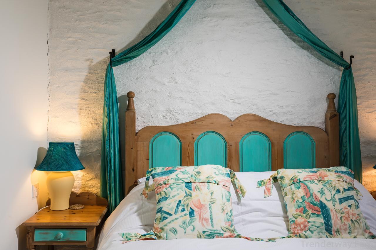 Trenderway Farm Bed & Breakfast Looe Bagian luar foto