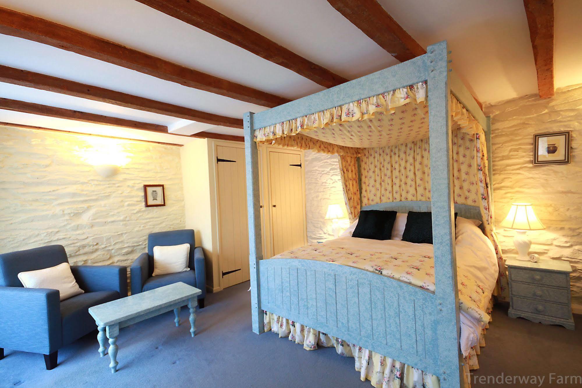 Trenderway Farm Bed & Breakfast Looe Bagian luar foto