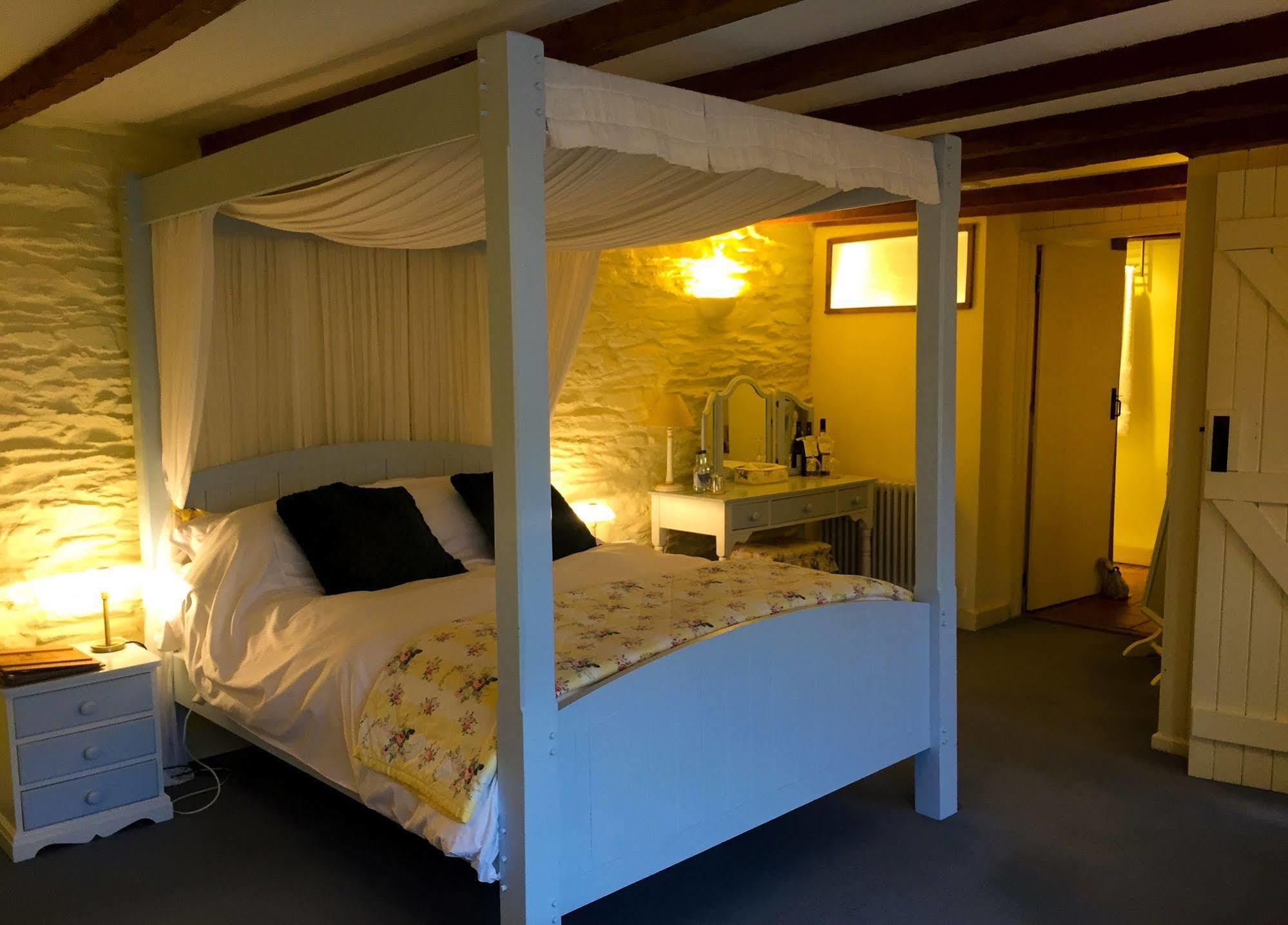 Trenderway Farm Bed & Breakfast Looe Bagian luar foto