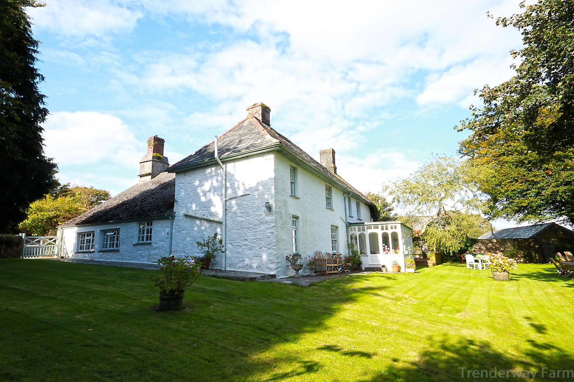 Trenderway Farm Bed & Breakfast Looe Bagian luar foto