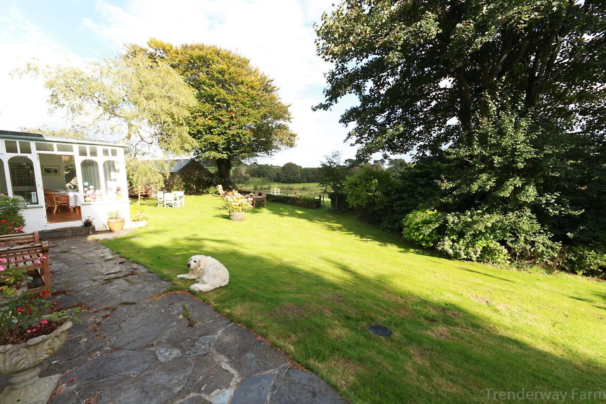 Trenderway Farm Bed & Breakfast Looe Bagian luar foto